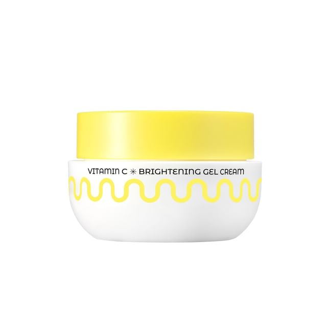 Commonlabs Vitamin C Brightening Gel Cream in a white and yellow jar. Hydrates, brightens, and evens skin tone with vitamin C and niacinamide